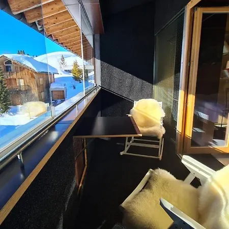 Kar Design מלון דירות 4*